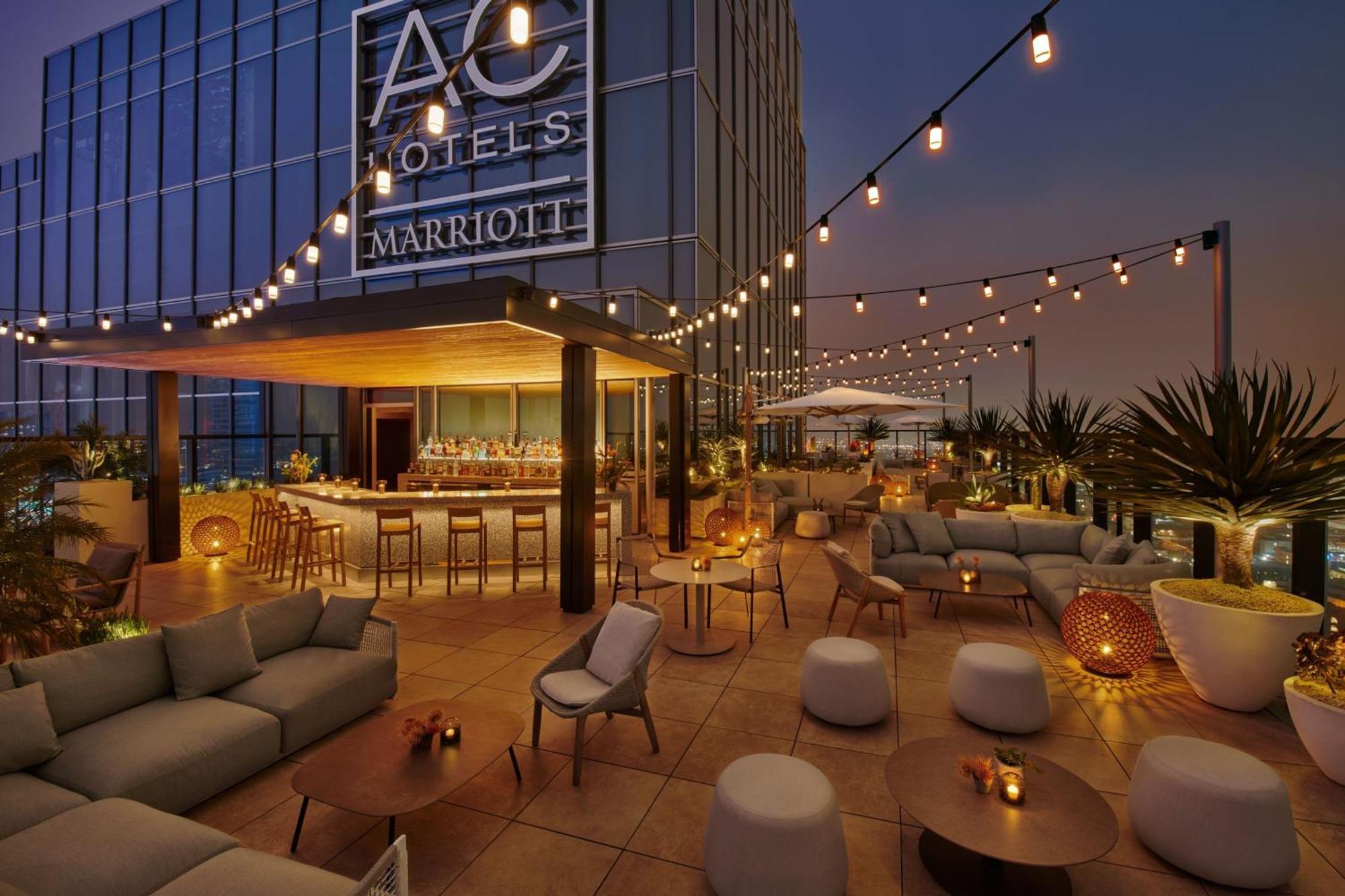 Moxy Downtown Los Angeles Hotel Exterior photo